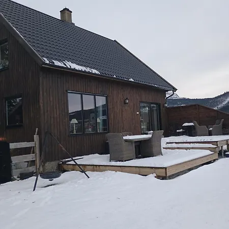 Small Farm In Bjorheimsbygd, 30 Min From Preikestolen
