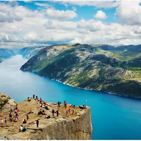 Small Farm In Bjorheimsbygd, 30 Min From Preikestolen